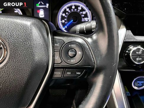 Certified 2021 Toyota Venza LE image 24