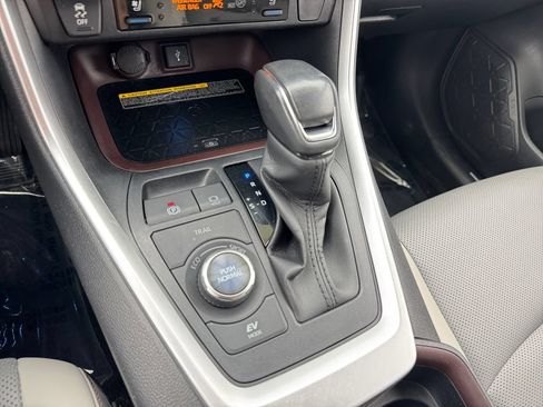 Certified 2021 Toyota RAV4 Limited AWD/4WD image 25