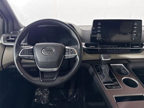 Certified 2023 Toyota Sienna XLE image 31