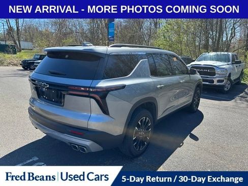 Used 2025 Chevrolet Traverse LT w/ Sun and Wheel Package image 4