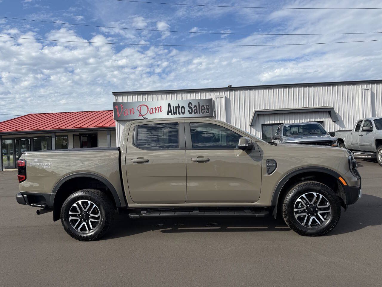 Used 2025 Ford Ranger Lariat w/ Trailer Tow Package AWD/4WD image 1