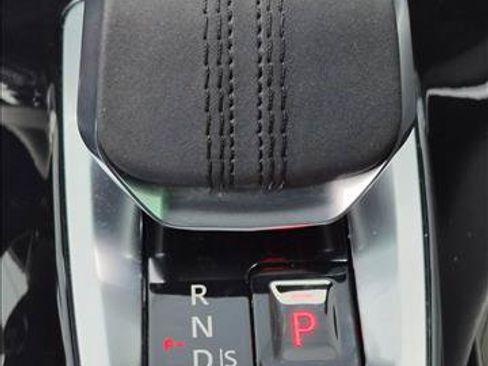 Certified 2024 Jaguar E-PACE R-Dynamic SE AWD/4WD image 12