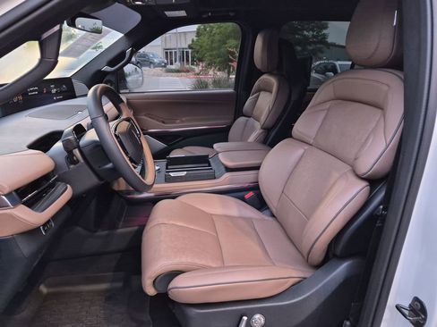 Used 2025 Lincoln Navigator L Black Label AWD/4WD image 18