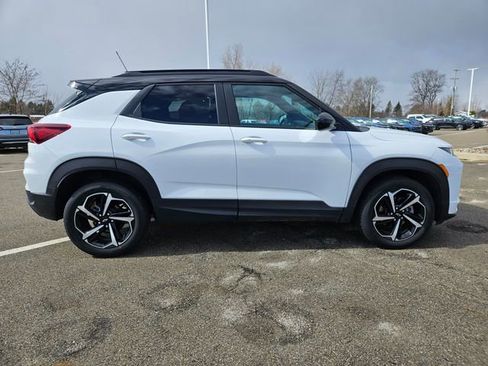 Used 2023 Chevrolet TrailBlazer RS w/ Convenience Package image 8