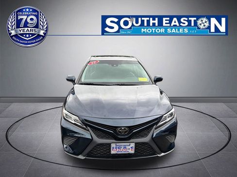 Used 2019 Toyota Camry SE w/ Carpet Mat Package FWD image 3