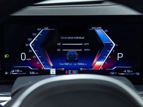 Certified 2025 BMW X5 xDrive50e w/ M Sport Package image 2