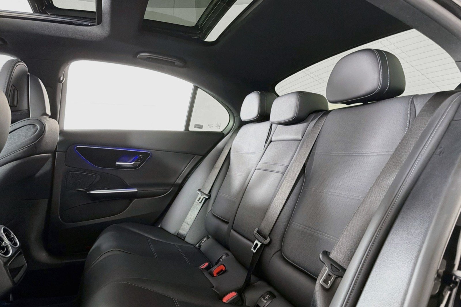 Used 2024 Mercedes-Benz C 300 Sedan image 8