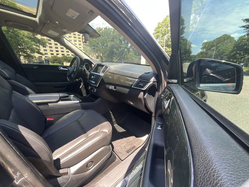 Used 2016 Mercedes-Benz GL 320 BlueTEC 4MATIC image 19