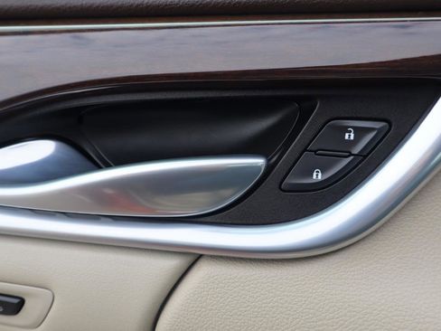 Used 2015 Cadillac XTS Premium image 24