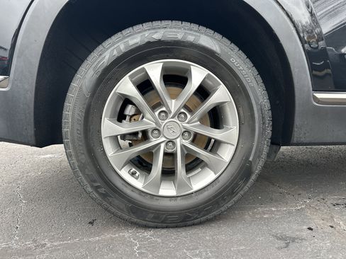 Used 2019 Hyundai Santa Fe SEL image 18