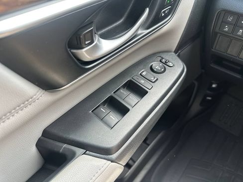 Used 2022 Honda CR-V EX-L image 9