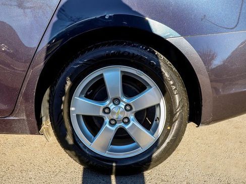 Used 2016 Chevrolet Cruze LT image 25