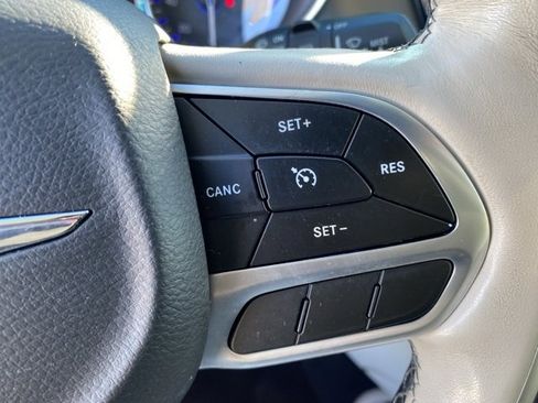 Used 2019 Chrysler Pacifica Limited w/ Tire & Wheel Group image 22