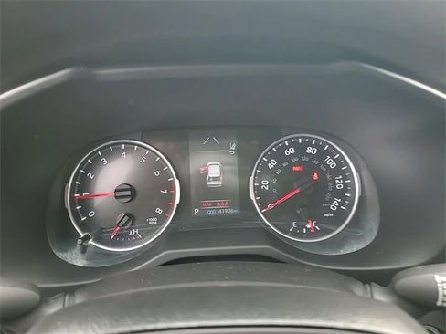 Used 2021 Toyota RAV4 XLE image 15
