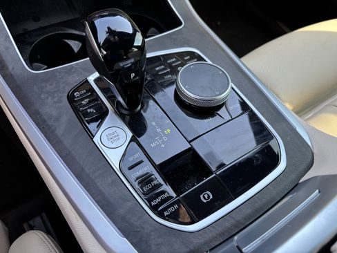 Used 2022 BMW X5 sDrive40i w/ Luxury Seating Package RWD image 26