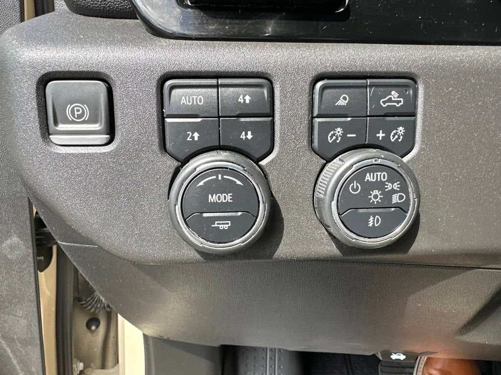 Used 2023 Chevrolet Silverado 1500 ZR2 w/ Technology Package AWD/4WD image 26