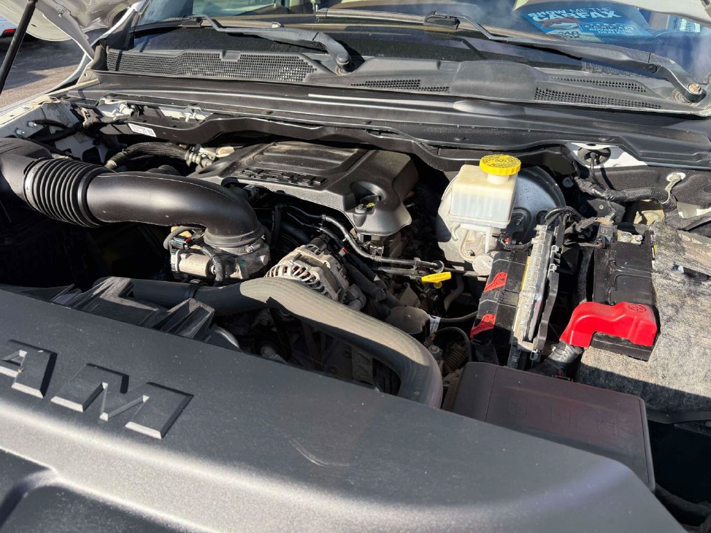 Used 2019 RAM 1500 Laramie AWD/4WD image 18