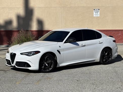 Used 2019 Alfa Romeo Giulia Quadrifoglio w/ Driver Assist Dynamic Package image 3