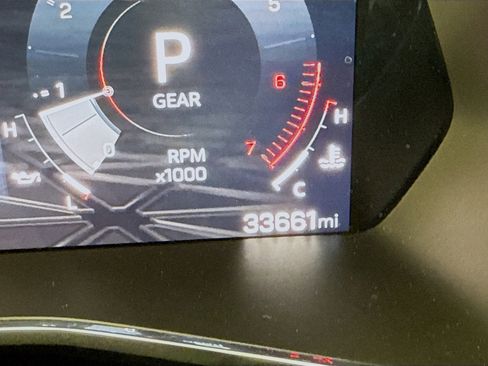 Used 2024 GMC Canyon Elevation image 12