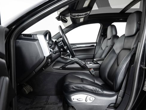 Used 2017 Porsche Cayenne S image 14