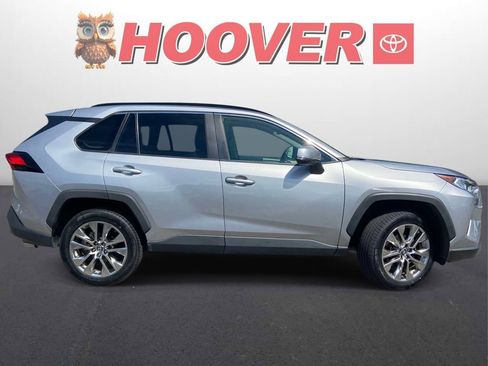 Used 2019 Toyota RAV4 XLE Premium FWD image 2