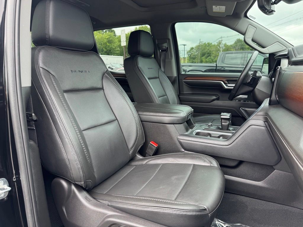 Used 2024 GMC Sierra 1500 Denali w/ Technology Package AWD/4WD image 11