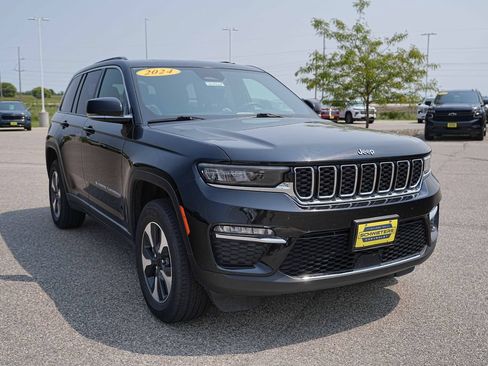 Used 2024 Jeep Grand Cherokee Limited 4xe AWD/4WD image 4