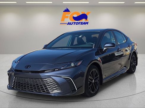 Used 2026 Toyota Camry SE w/ Convenience Package image 1