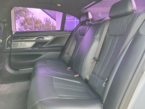 Used 2017 BMW 750i RWD image 14