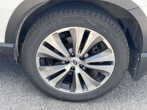 Certified 2022 Subaru Ascent Limited w/ Technology Package AWD/4WD image 11
