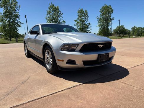 Used 2011 Ford Mustang Coupe RWD image 25