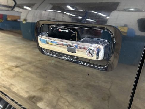 Used 2018 Ford F150 Lariat w/ Equipment Group 502A Luxury image 17