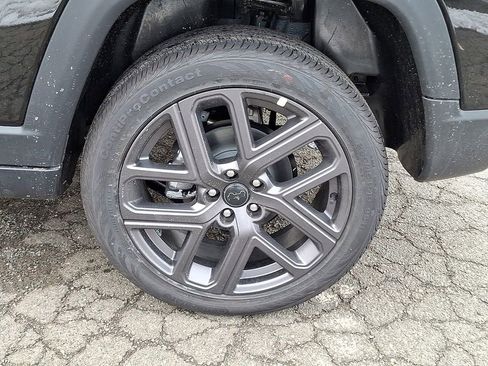 New 2026 Jeep Compass Limited image 8