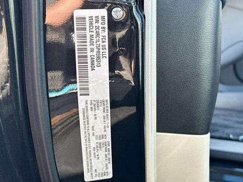 Used 2023 Chrysler Pacifica Touring-L FWD image 33
