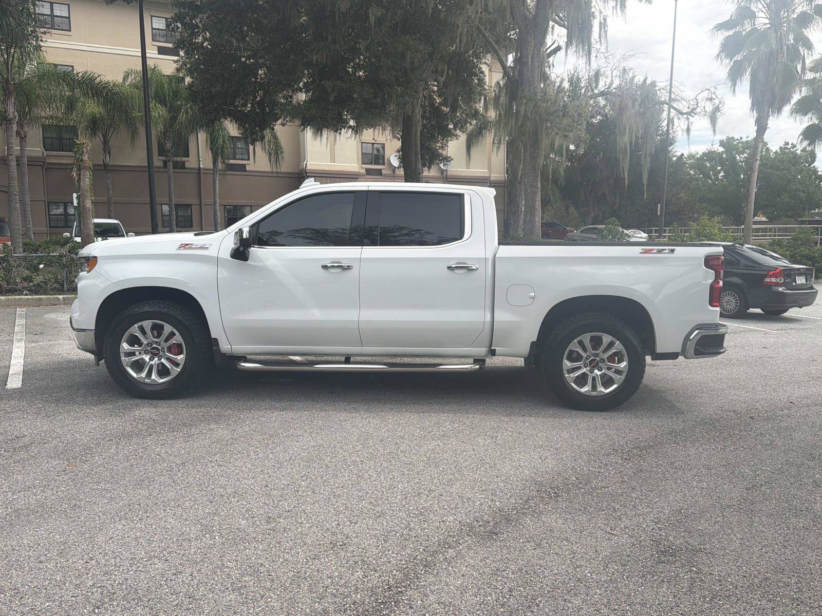 Used 2023 Chevrolet Silverado 1500 LTZ w/ LTZ Premium Package AWD/4WD image 6
