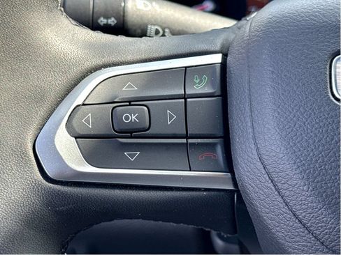 Used 2025 Jeep Compass Limited AWD/4WD image 15