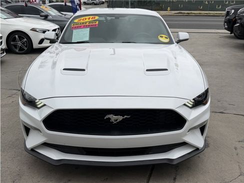 Used 2018 Ford Mustang Coupe RWD image 8