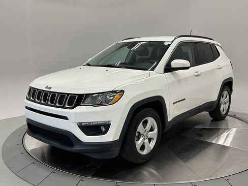 Used 2019 Jeep Compass Latitude w/ Popular Equipment Group image 3