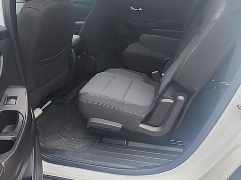 Used 2022 Chevrolet Traverse LT w/ LPO, Floor Liner Package AWD/4WD image 9