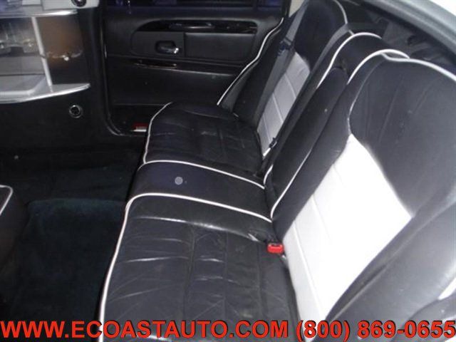 Used 2000 Lincoln Town Car Signature RWD image 11