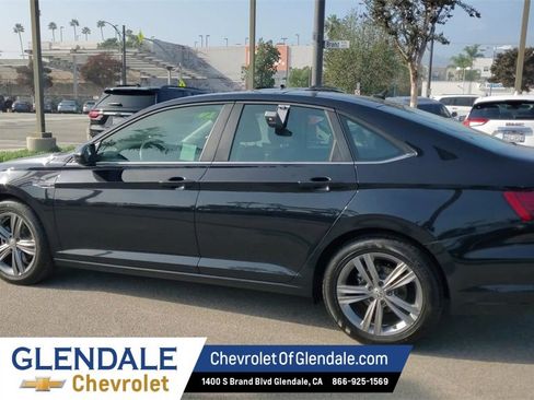 Used 2020 Volkswagen Jetta R-Line image 5