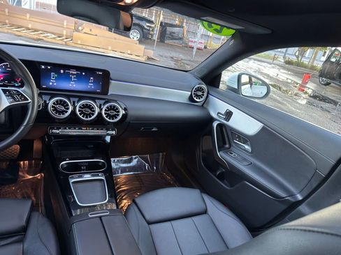 Used 2025 Mercedes-Benz CLA 250 image 35
