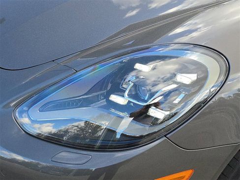 Used 2018 Porsche Panamera 4S image 36
