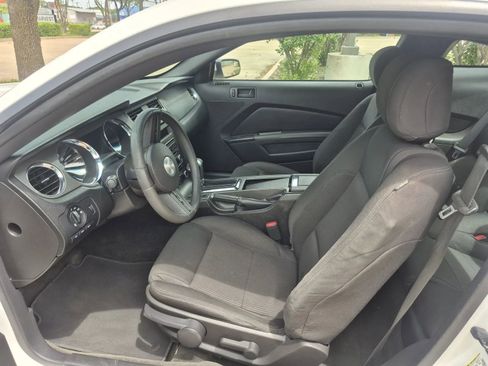 Used 2012 Ford Mustang GT RWD image 12