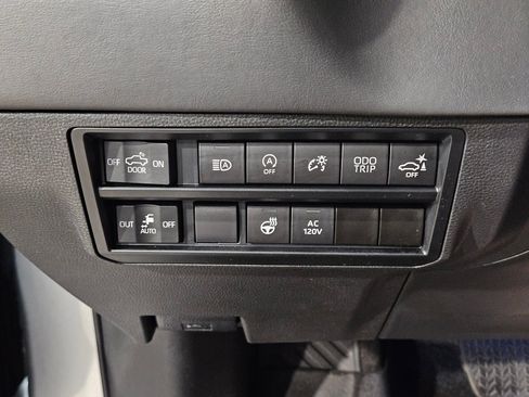 Used 2023 Toyota Tundra Platinum AWD/4WD image 26