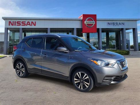 Certified 2020 Nissan Kicks SV image 2