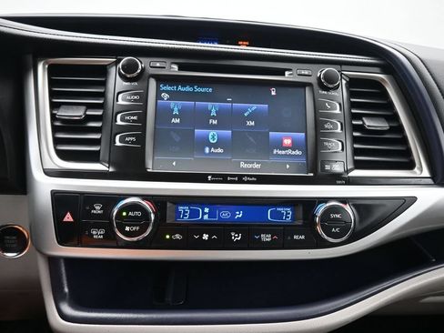 Used 2018 Toyota Highlander XLE w/ Protection Package #3 AWD/4WD image 19
