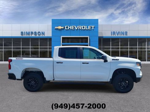 Used 2023 Chevrolet Silverado 1500 Custom Trail Boss w/ LPO, Dark Essentials Package AWD/4WD image 9