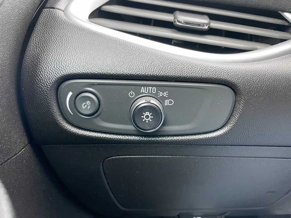 Used 2024 Chevrolet Malibu LT FWD image 35