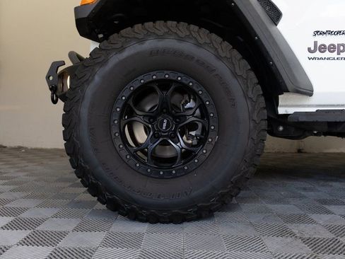 Used 2021 Jeep Wrangler Rubicon w/ Cold Weather Group image 11